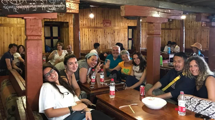 Ở Tây Tạng, nhịp sống chậm rãi được người dân địa phương đón nhận và trân trọng. Người dân nơi đây tìm thấy niềm vui khi tận hưởng nhịp sống thư thái. Ảnh: TT.