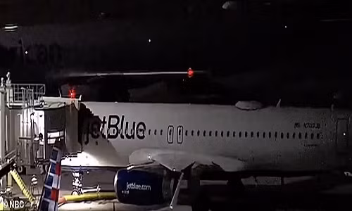 Phat hien hai thi the trong khoang cang dap may bay