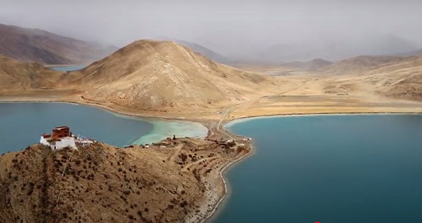 Nơi đây được coi là viên ngọc quý của Tây Tạng. Ảnh chụp màn hình Youtube.