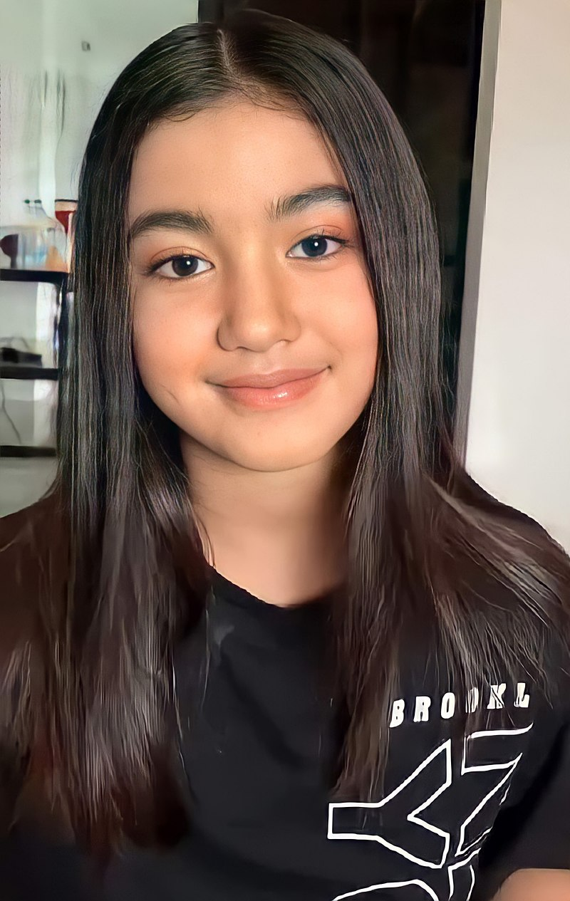 Jenna sở hữu giọng hát ấn tượng và kỹ năng nhảy múa điêu luyện. Không chỉ vậy, Công chúa Jenna còn thông thạo 5 ngôn ngữ gồm tiếng Khmer, Thái, Trung, Anh và Pháp. Ảnh: Wikipedia.