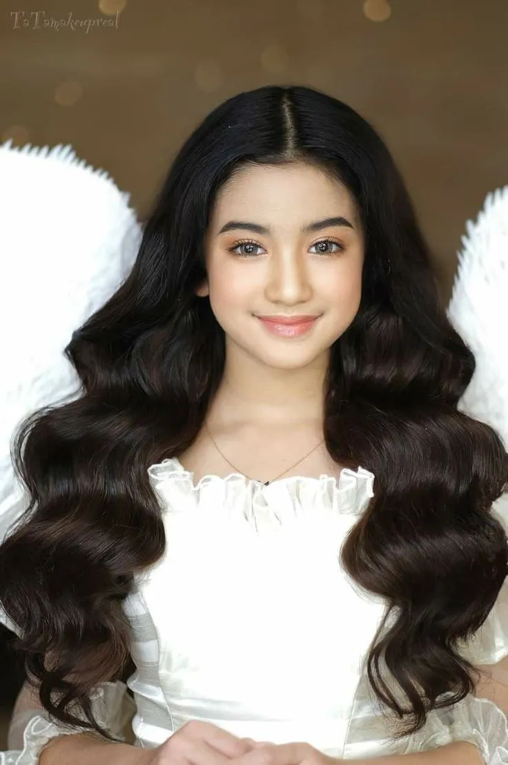 Công chúa Norodom Jenna, sinh ngày 11/3/2012 tại Paris, Pháp, là con gái của Công chúa Campuchia Norodom Bupphary và một doanh nhân người Pháp. Cô là cháu gái của Quốc vương Norodom Sihamoni. Ảnh: Pinterest.