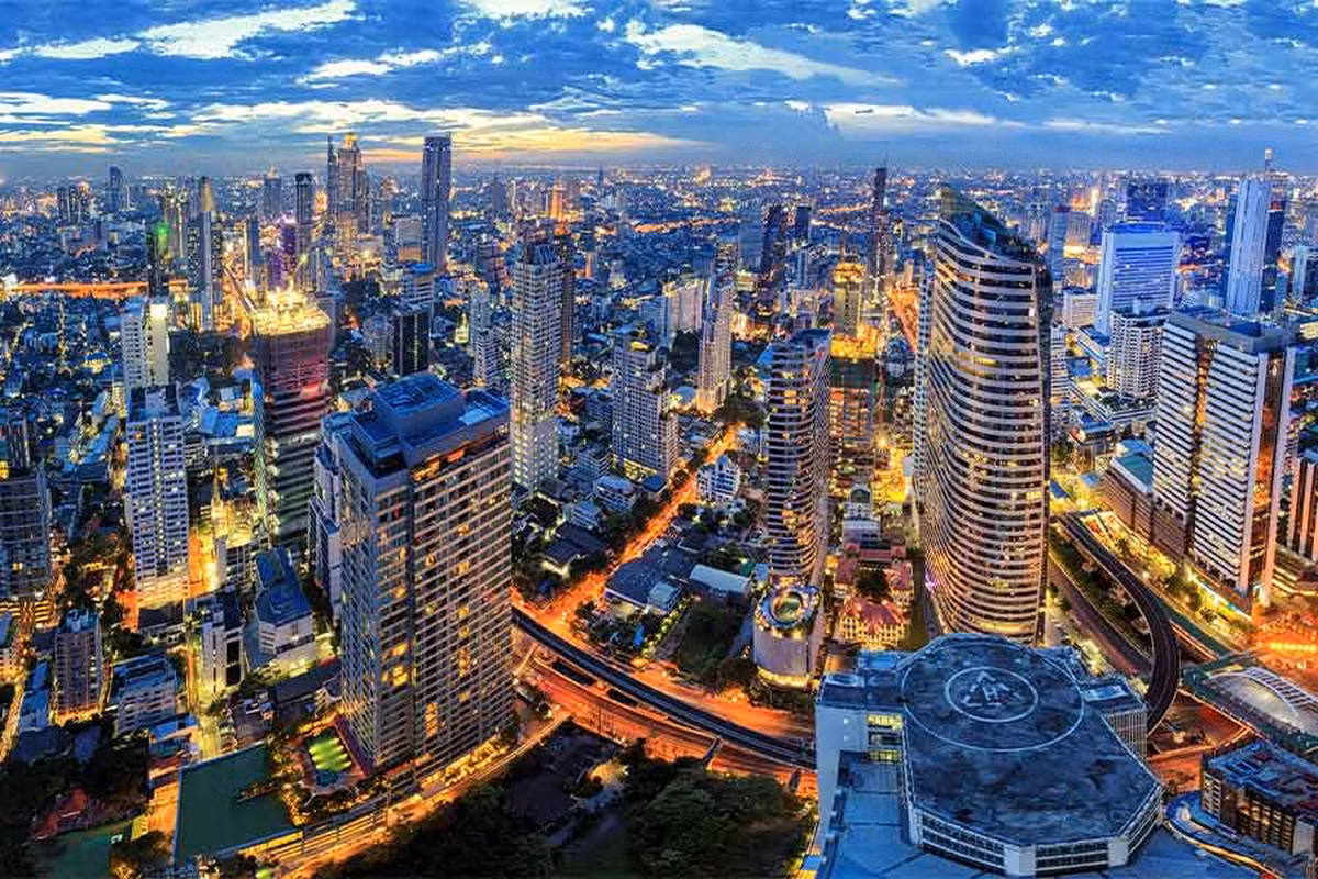 Thủ đô Bangkok, có tên chính thức là Krung Thep Mahanakhon Amon Rattanakosin Mahinthara Ayuthaya Mahadilok Phop Noppharat Ratchathani Burirom Udomratchaniwet Mahasathan Amon Phiman Awatan Sathit Sakkathattiya Witsanukam Prasit, giữ Kỷ lục Thế giới Guinness về tên địa danh dài nhất thế giới. Ảnh: Shutterstock.