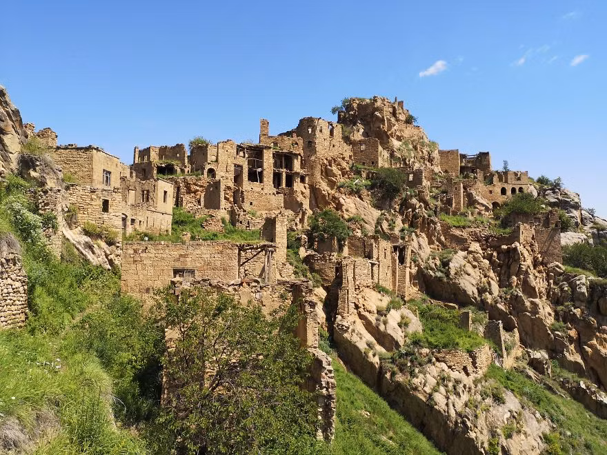 Choang ngop ngoi lang bo hoang tuyet dep tren dinh nui-Hinh-4