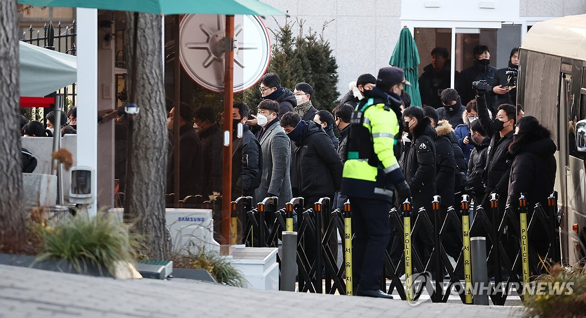 Canh sat Han Quoc se thuc thi lenh bat Tong thong Yoon?