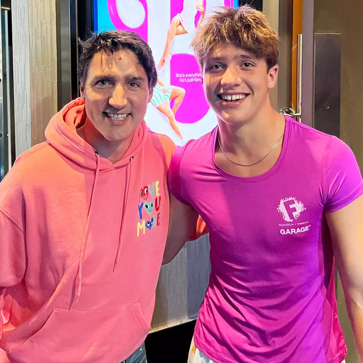 Thủ tướng Trudeau chụp ảnh cùng con trai, Xavier. Ảnh: Instagram.