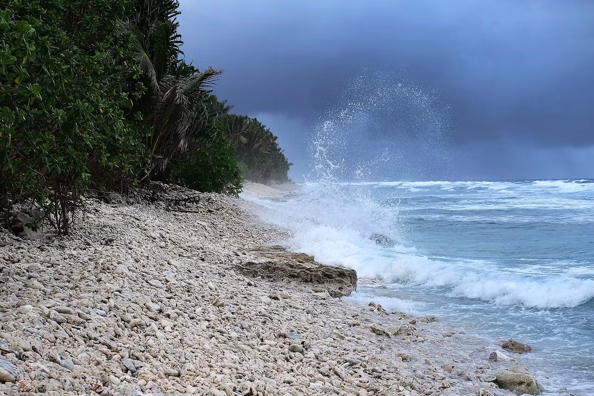 Kinh ngạc cuộc sống ở quốc đảo cô lập nhất thế giới - Hình 5 Kinh ngac cuoc song o quoc dao co lap nhat the gioi-Hinh-5