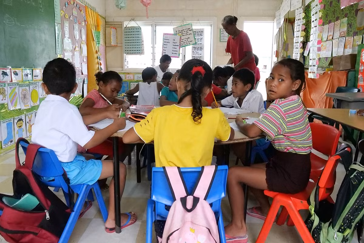 Kinh ngạc cuộc sống ở quốc đảo cô lập nhất thế giới - Hình 8 Kinh ngac cuoc song o quoc dao co lap nhat the gioi-Hinh-8