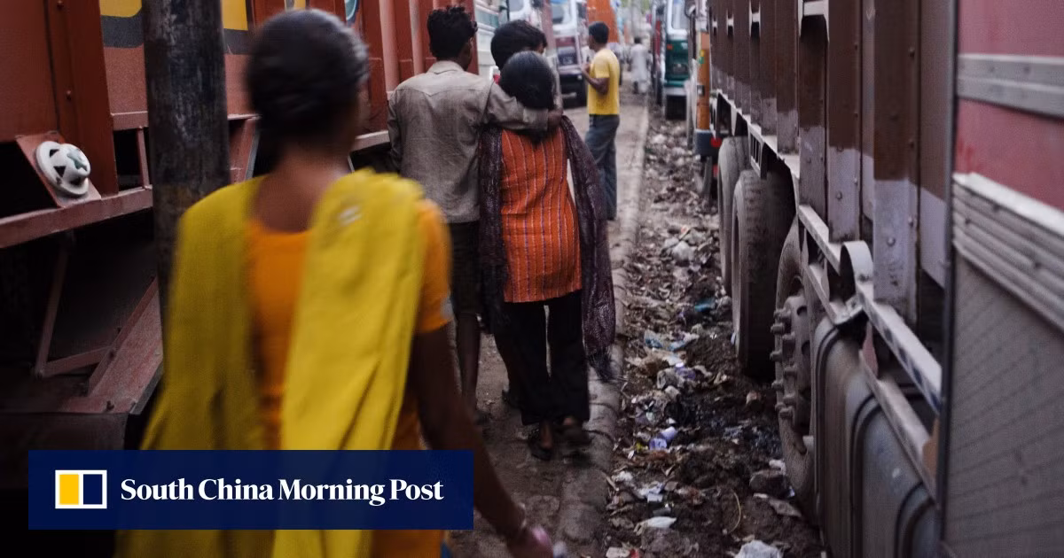 Tui nhuc cuoc song gai mai dam trong khu den do khet tieng An Do-Hinh-9