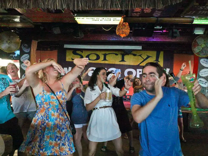 Nhưng thực tế, nhiều người khi tới Bahamas du lịch đã phải "vỡ mộng" vì giá cả ở đây đắt đỏ ngang với Las Vegas.