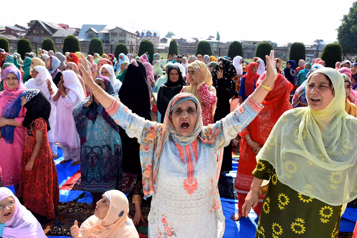 Kashmir te liet vi lenh gioi nghiem suot 100 ngay, dan than troi