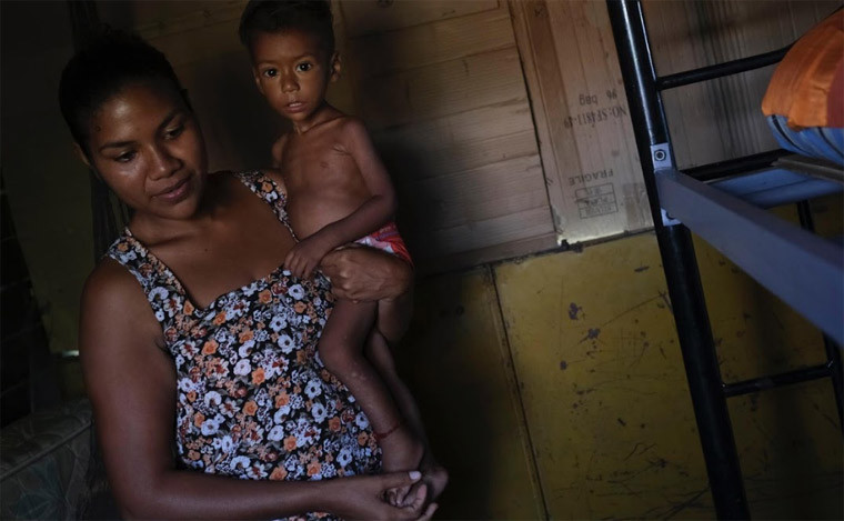 Gregoria Hernandez, một phụ nữ ở nhà nội trợ 23 tuổi, gần đây phải cho hai con trai nhập viện vì suy dinh dưỡng. Ra viện không bao lâu, cô con gái 7 tháng tuổi của Gregoria lại phải nhập viện vì vấn đề tương tự.