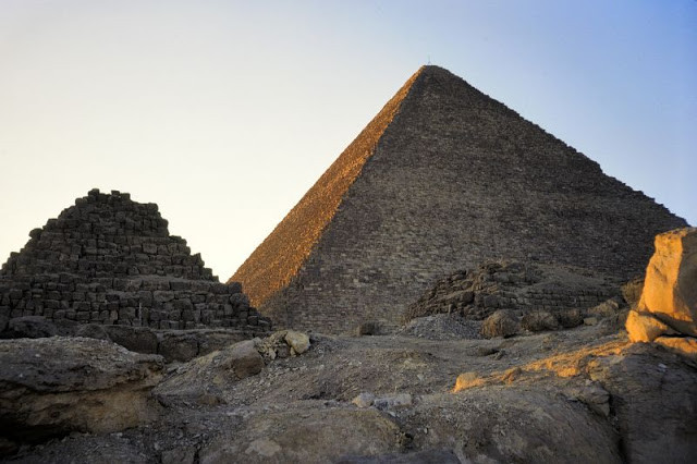 Kim tự tháp tại Giza, ngoại ô thủ đô Cairo.