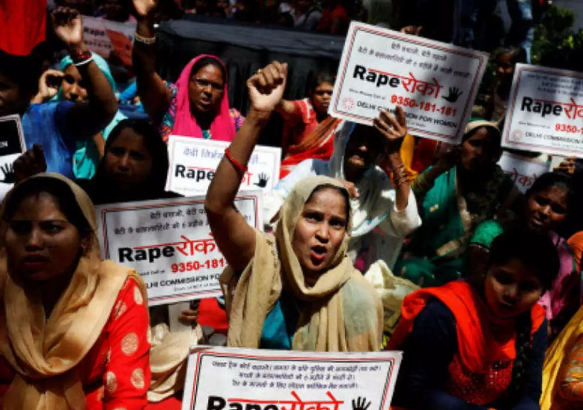 Kinh hoang thieu nu 17 tuoi bi ban trai cuong buc, thieu song