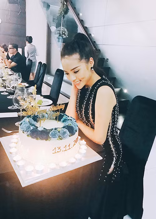 Người đẹp sinh năm 1996 không quên cám ơn mọi người đã dành những lời chúc mừng sinh nhật tốt đẹp cho cô. (Ảnh: Facebook Jolie Nguyễn)