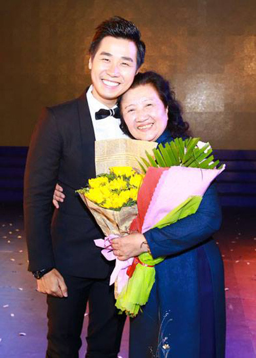 Sao Viet dong loat tri an thay co nhan ngay 20/11-Hinh-2