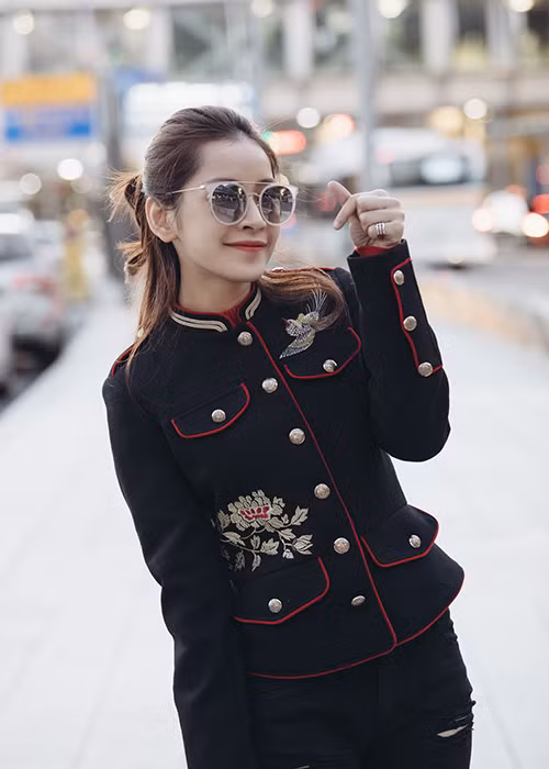 Tại sự kiện, nhiều ca sĩ, nhóm nhạc đình đám của xứ sở kim chi sẽ tham dự và biểu diễn như EXO, TWICE, BTS, SEVENTEEN, BLACKPINK, Park Bo Gum, Kim Yoo Jung...