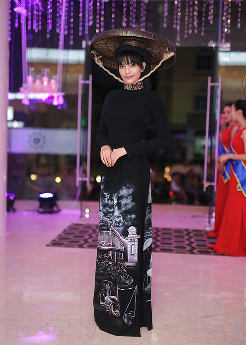 Lý do người đẹp gốc Khmer chọn cho mình chiếc áo dài truyền thống là bởi giá trị nghệ thuật đặc biệt của bộ trang phục này. 