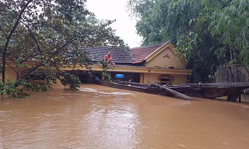 Nước ngập sâu ở xã Cảnh Hóa, huyện Quảng Trạch.