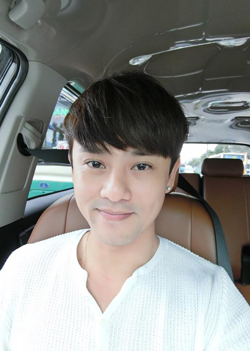 Ưng Đại Vệ được biết đến là nghệ sĩ khá kín tiếng trong chuyện đời tư. Trước khi tham gia chương trình Sing My Song - Bài hát hay nhất, anh chưa từng tiết lộ chuyện đã làm bố. (Ảnh: Facebook nhân vật)