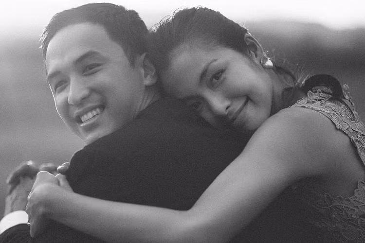 Vào ngày 4/11/2012, Tăng Thanh Hà - Louis Nguyễn chính thức trở thành vợ chồng. Mới đây, trên trang cá nhân, nàng ngọc nữ của màn ảnh Việt đã chia sẻ khoảnh khắc ngọt ngào bên chồng để kỷ niệm 4 năm ngày cưới. (Ảnh: Instagram nhân vật) 