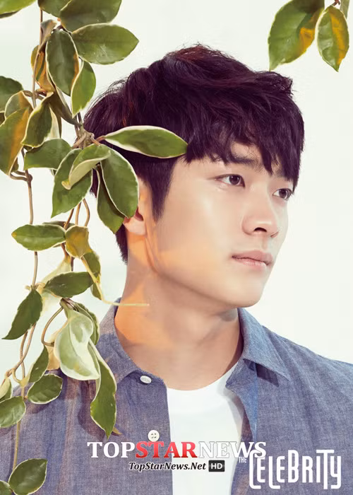 Kang Tae Oh cũng chơi thể thao khá giỏi. Được biết, trong một chương trình thực tế về thể thao, anh tự tin thể hiện khả năng vận động của mình. (Ảnh: Topstarnews)