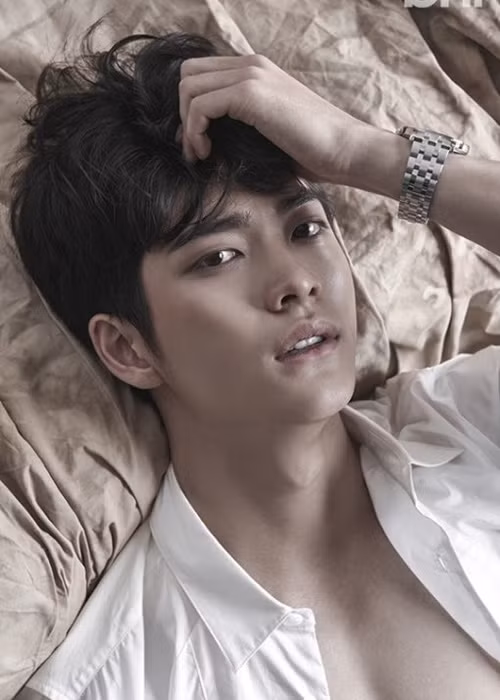 Kang Tae Oh sở hữu vẻ ngoài điển trai. Anh cao 1m79, nặng 69 kg. (Ảnh: Donga)