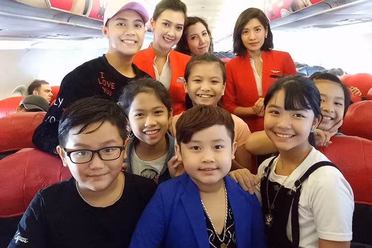 Ngoài nghỉ dưỡng, khám phá Thái Lan, team Noo Phước Thịnh còn dành thời gian chụp hình quảng bá du lịch cho đất nước chùa vàng này. (Ảnh: Facebook Noo Phước Thịnh)