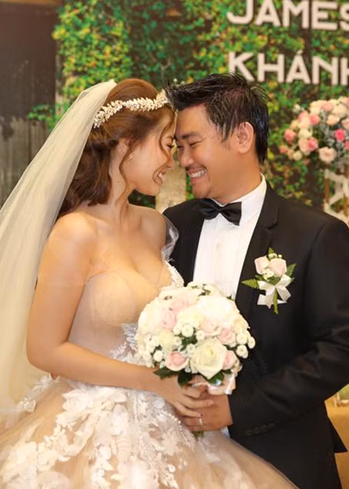 Dien vien Khanh Hien dep long lay ben chu re Viet kieu-Hinh-5