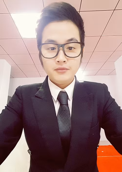 Vì muốn em trai được công nhận tài năng, Thanh Duy Idol đã không xuất hiện cùng bố mẹ ở phía hậu trường cổ vũ Trần Phương thi Bài hát hay nhất. (Ảnh: Facebook nhân vật)