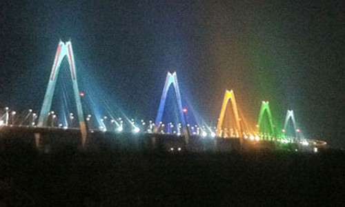 Cau Nhat Tan se duoc chieu sang bang den led doi mau