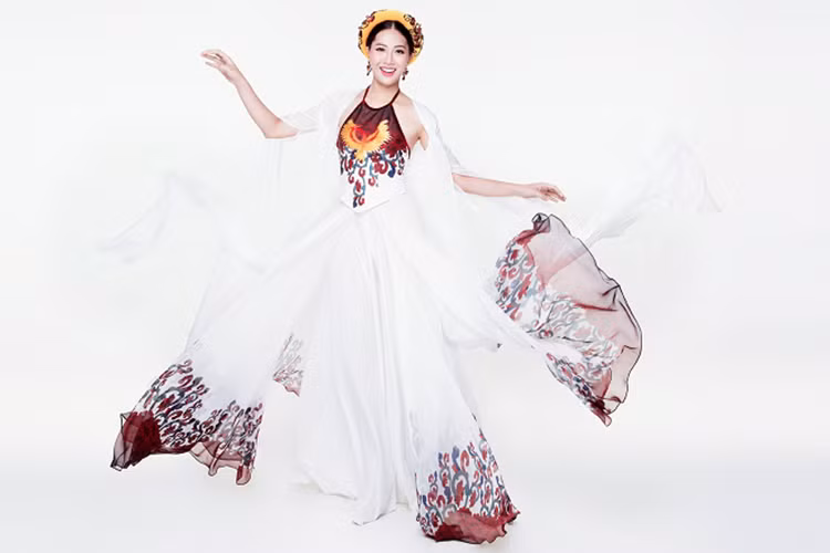 Ngam trang phuc truyen thong cua Dieu Ngoc tai Miss World 2016