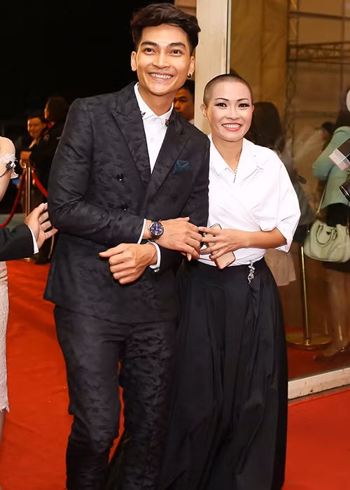 Angela Phuong Trinh goi cam Ly Nha Ky dep kieu sa tai LHP-Hinh-14