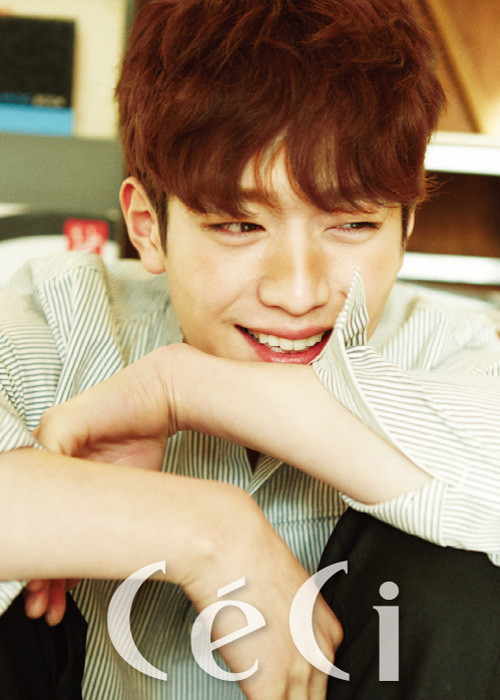 Điển trai và tài năng không kém Kang Tae Oh trong 5urprise là Seo Kang Joon. Anh sở hữu gương mặt mang vẻ ngây ngô cùng gu thời trang trẻ trung cá tính. (Ảnh: Chosun) 