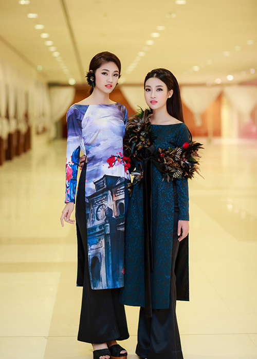 Giống đêm khai mạc, Đỗ Mỹ Linh tiếp tục xuất hiện cùng Á hậu 1 cuộc thi Hoa hậu Việt Nam 2016 Ngô Thanh Thanh Tú. 