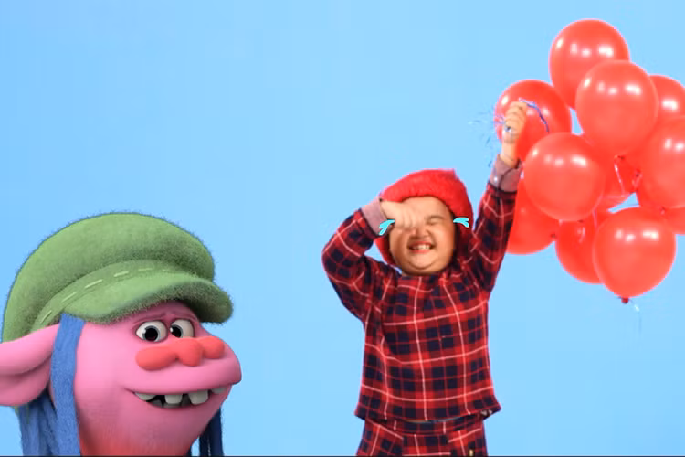 Trong MV, các bé Kim Thư (trong ảnh), Simba, Bào Ngư, Bảo An và Ben trở thành những chú quỷ lùn vui nhộn và muốn kéo Branch (Ben Lee) vào thế giới sắc màu. 