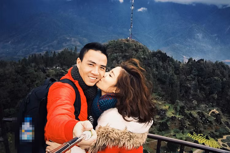 Bạn trai MC Hoàng Linh là quay phim Trần Mạnh Hùng. Cả hai cùng làm việc tại Đài Truyền hình Việt Nam. (Ảnh: Facebook nhân vật) 