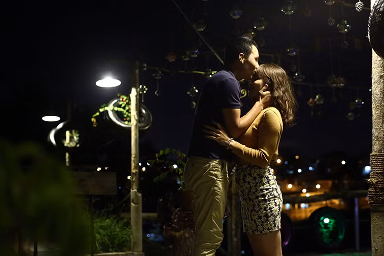 Đông đảo đồng nghiệp của Hoàng Linh gửi lời chúc mừng cô đã tìm được bến đỗ mới bình yên. (Ảnh: Facebook nhân vật) 