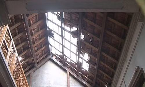 Quang Binh Loc xoay kinh hoang toc mai gan 60 ngoi nha