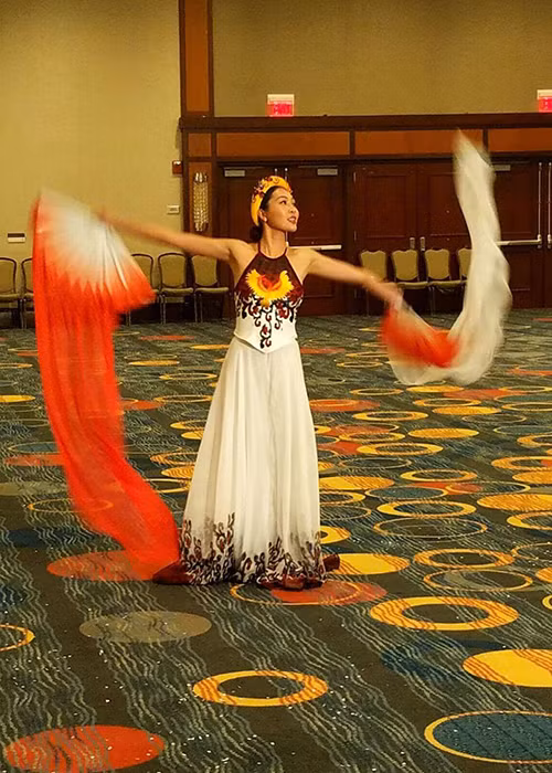 Hinh anh dau tien cua Dieu Ngoc tai HH The gioi 2016-Hinh-9