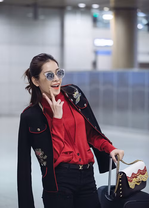 Không chỉ được đưa về trung tâm Seoul bằng limousine, nữ diễn viên 9x còn được ở khách sạn 5 sao.