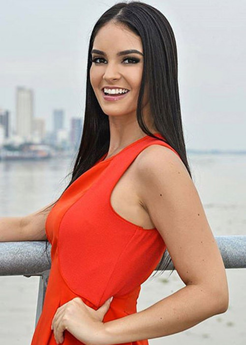 Xếp ở vị trí thứ 2 là đại diện của Ecuador - Maria Isabel Pineyro. Sau chiến thắng của Katherine Elizabeth Espin tại Hoa hậu Trái đất 2016, Maria được khán giả quê nhà đặt nhiều kỳ vọng. (Ảnh: Flickriver) 