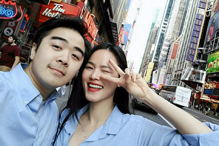 Bạn trai của Á quân Vietnam’s Next Top Model mùa đầu tiên là doanh nhân trong lĩnh vực tài chính ở Mỹ tên Tâm. Cả hai chính thức hẹn hò từ tháng 11/2014. (Ảnh: Facebook nhân vật)