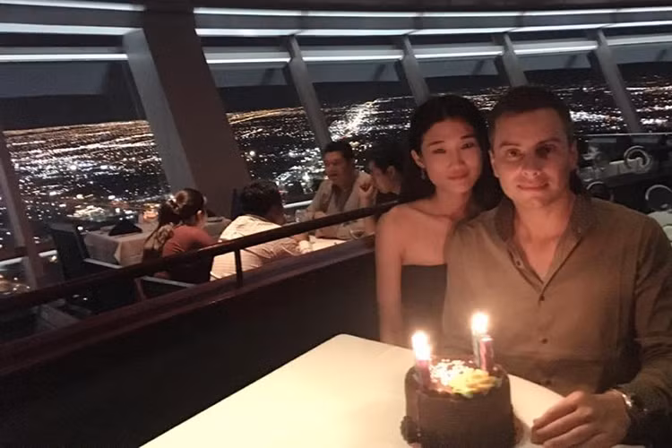 Bạn trai Kha Mỹ Vân là một chàng trai ngoại quốc làm kinh doanh. Cả hai sinh cùng ngày cùng tháng và tình cờ quen nhau trong một bữa tiệc tại Italy. (Ảnh: Facebook nhân vật)