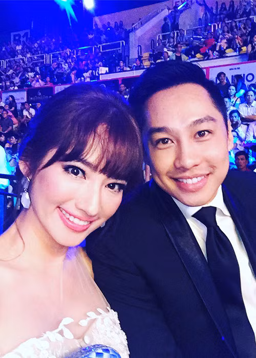 Thỉnh thoảng, ông xã Trúc Diễm tháp tùng vợ đến tham dự sự kiện giải trí. (Ảnh: Facebook nhân vật)