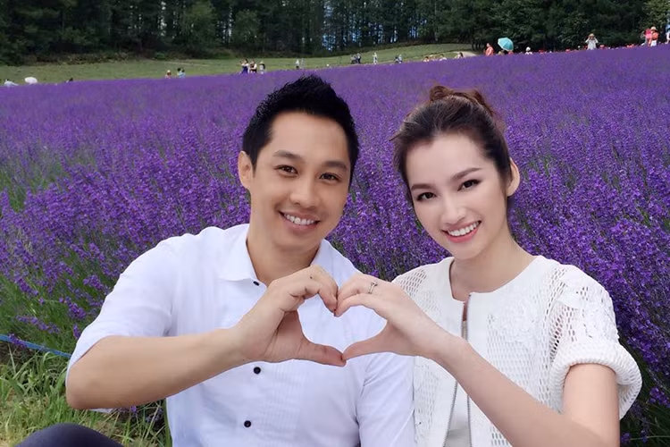 Nữ người mẫu sinh năm 1987 từng chia sẻ, ông xã thuộc tuýp người quan tâm vợ bằng hành động hơn là lời nói. (Ảnh: Facebook nhân vật)