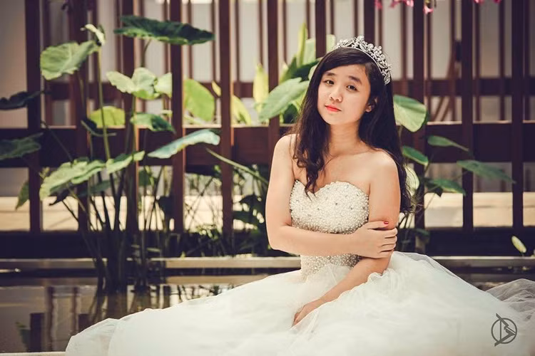 Nhiều fan cho rằng Hoài Lâm và Hoàng Ngọc xứng đôi vừa lứa nhưng việc nam ca sĩ muốn kết hôn ở tuổi 21 vấp phải nhiều ý kiến trái chiều vì cả hai còn quá trẻ. (Ảnh: Facebook nhân vật)