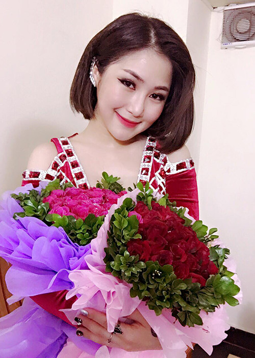 Sau 4 năm đăng quang, Hương Tràm đã có sự "lột xác" nhan sắc ngoạn mục. (Ảnh: Facebook nhân vật)