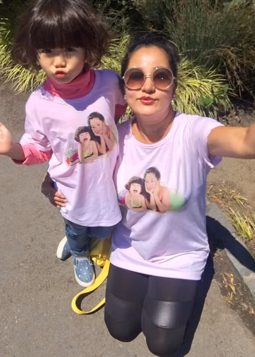 Nữ nghệ sĩ hài đã thoát khỏi lùm xùm đời tư để sống hạnh phúc bên cô con gái nhỏ. (Ảnh: Facebook nhân vật)