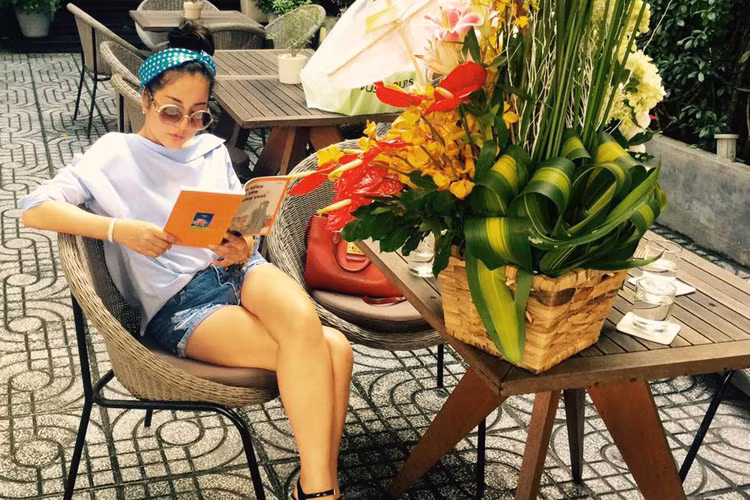 Nữ nghệ sĩ cũng tìm sự bình yên qua Phật pháp sau những sóng gió đời tư. (Ảnh: Facebook nhân vật)