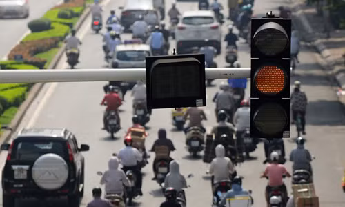 Từ tháng 11, việc phạt đèn vàng sẽ bị phạt tới 400.000 đồng. Ảnh minh họa: Tiến Tuấn.